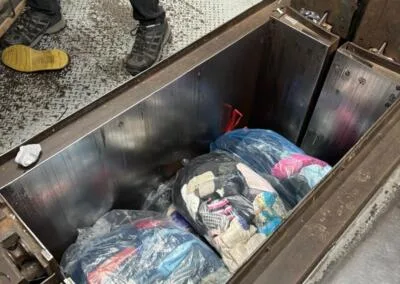 belowanie odzieży używanej po zbiórce